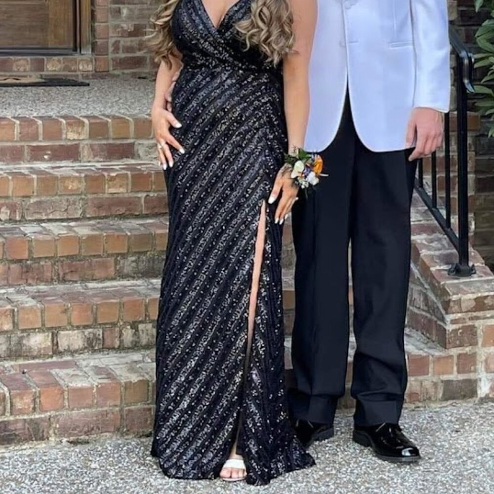 WOW!  Black La Femme formal